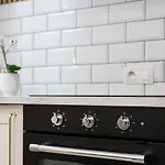 Modern Center By Renters *