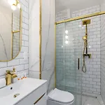 Modern Center By Renters