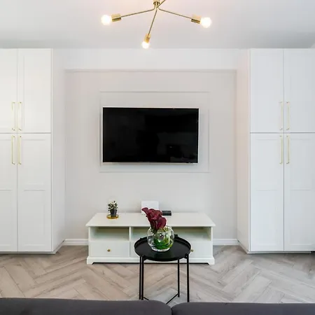 Modern Center By Renters Apartment *