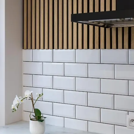 Modern Center By Renters דירה *