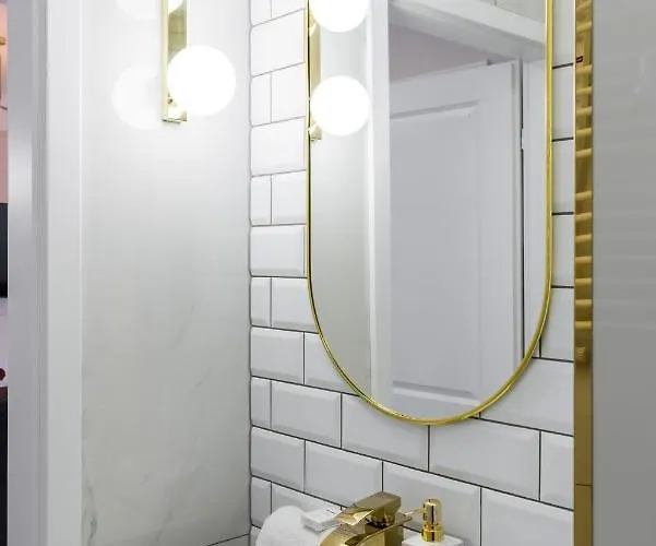 Modern Center By Renters דירה